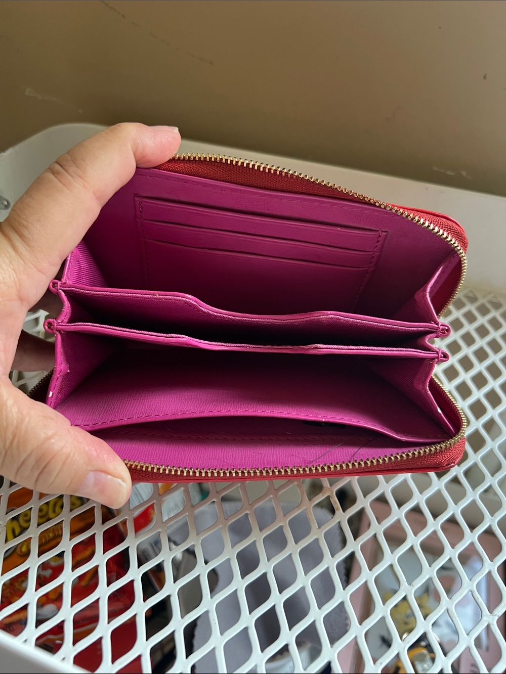 FOSSIL RED WRiSTLET. - Picture 2 of 13